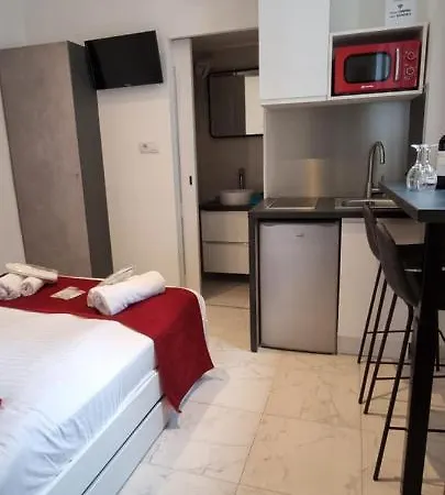 4 Dans Le Meme Immeuble Apartamento